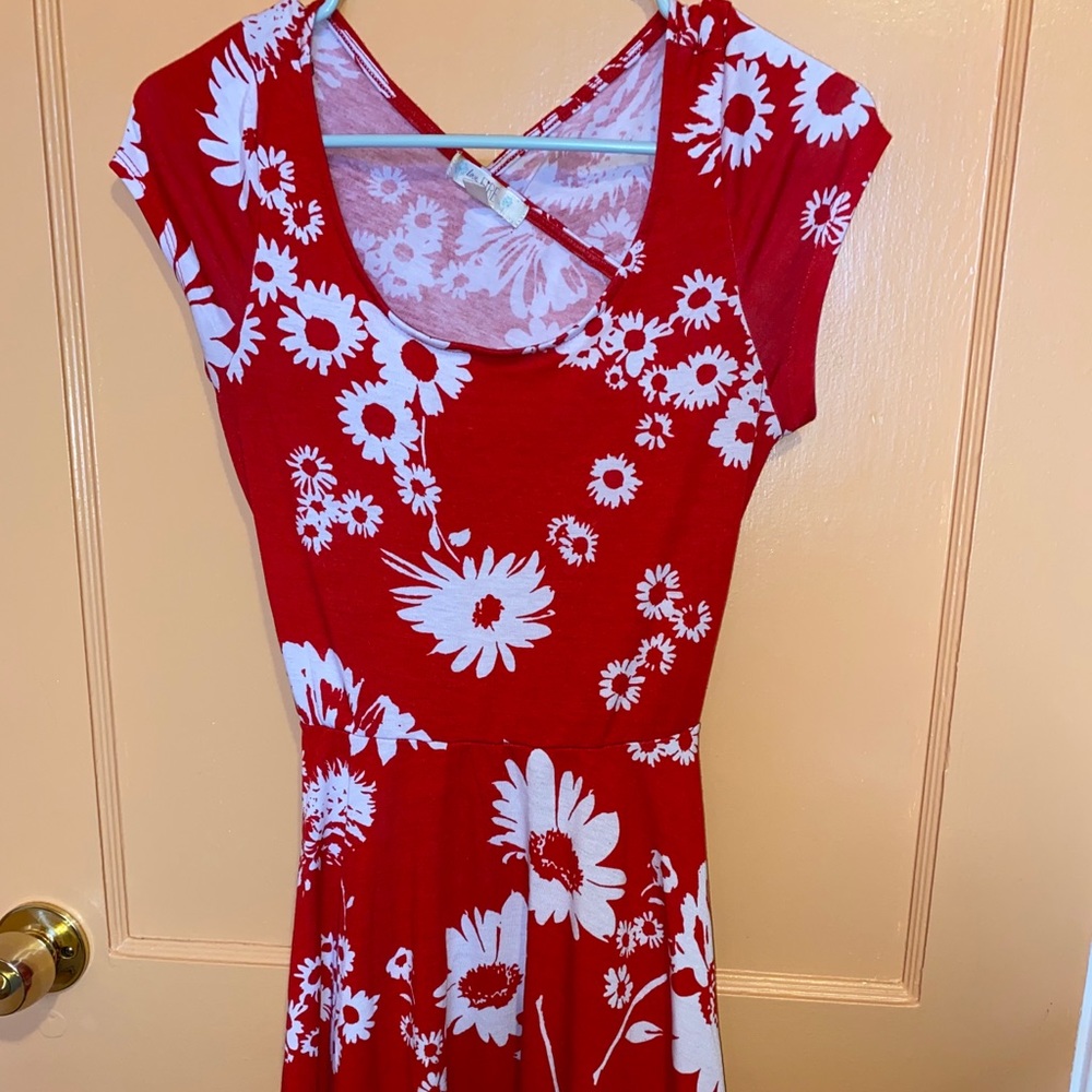 Love, fire red daisy print dress
